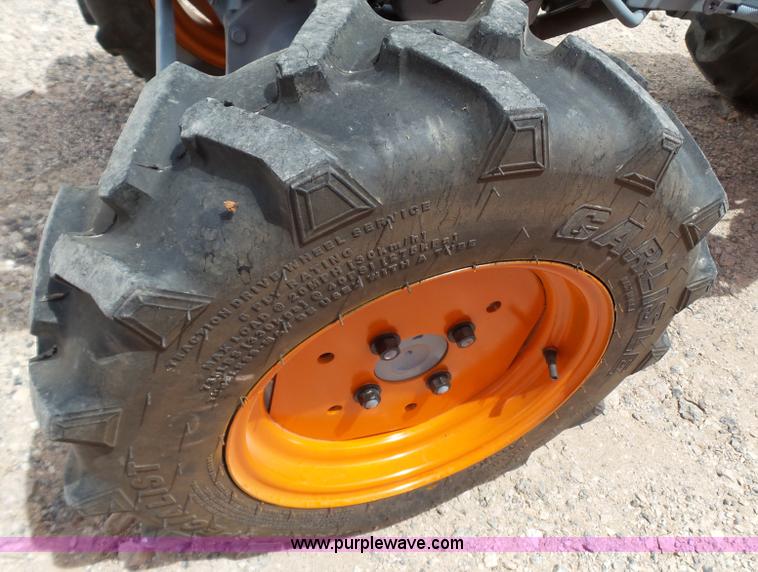 image for item BZ9190 Kubota B7100HST MFWD tractor