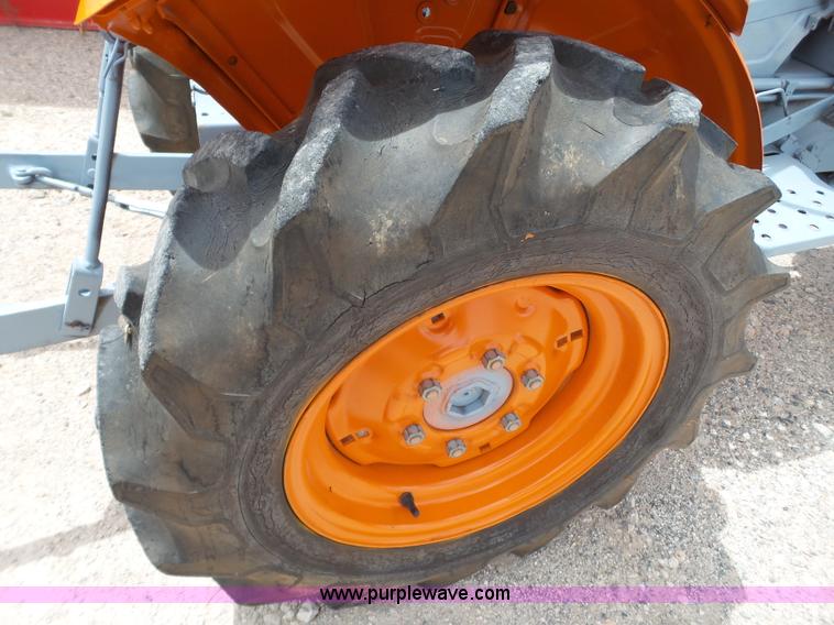 image for item BZ9190 Kubota B7100HST MFWD tractor