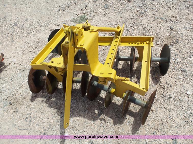 image for item BZ9190 Kubota B7100HST MFWD tractor