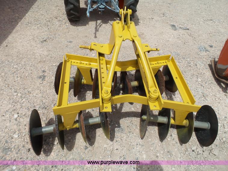 image for item BZ9190 Kubota B7100HST MFWD tractor