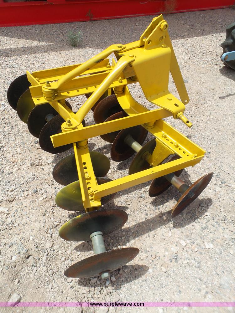 image for item BZ9190 Kubota B7100HST MFWD tractor