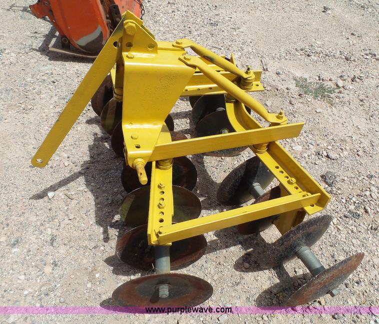 image for item BZ9190 Kubota B7100HST MFWD tractor