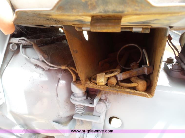 image for item BZ9190 Kubota B7100HST MFWD tractor