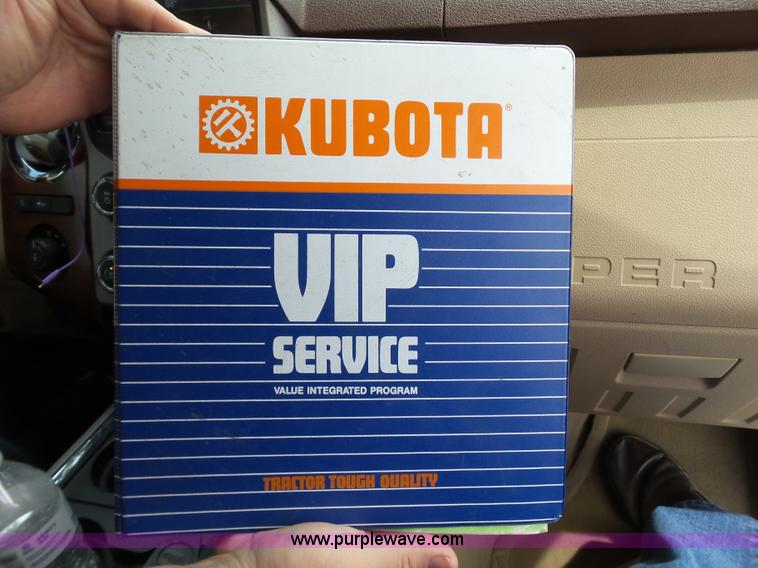 image for item BZ9190 Kubota B7100HST MFWD tractor