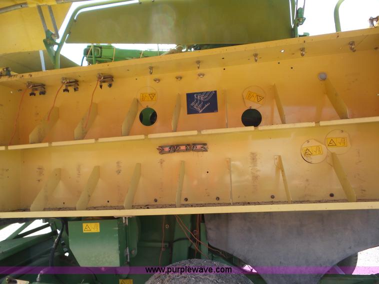 image for item BZ9635 2005 Krone Big Pack 1290 large square baler