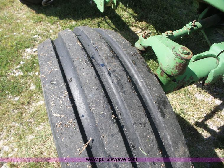 image for item BZ9660 John Deere 4320 tractor