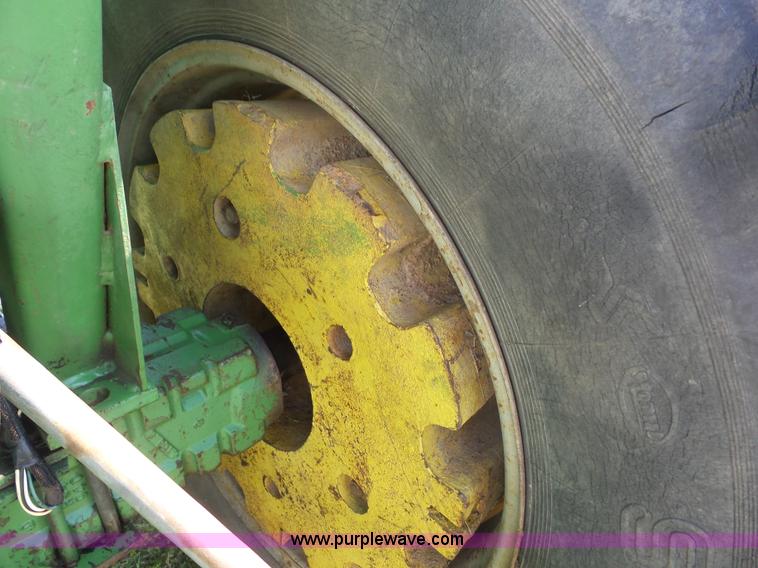 image for item BZ9660 John Deere 4320 tractor