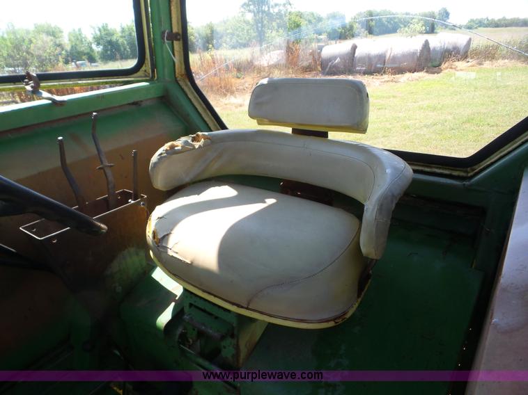 image for item BZ9660 John Deere 4320 tractor