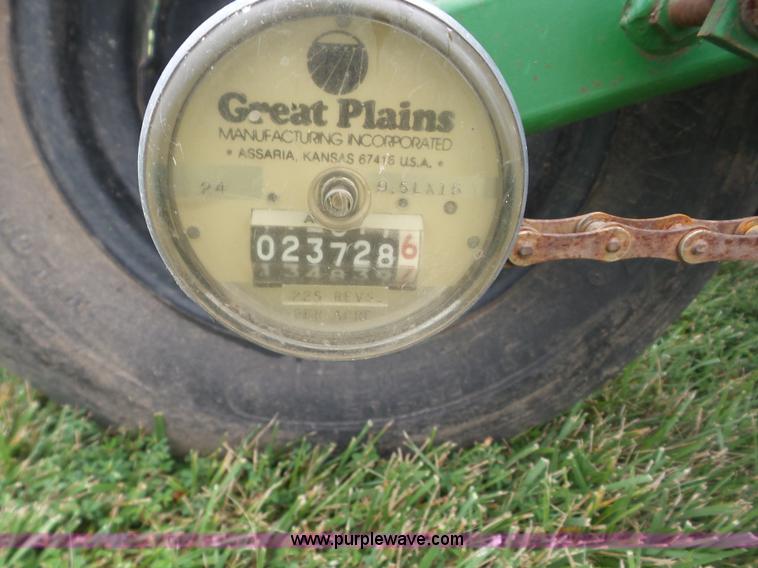 image for item BZ9687 Great Plains Solid Stand 24 grain drill