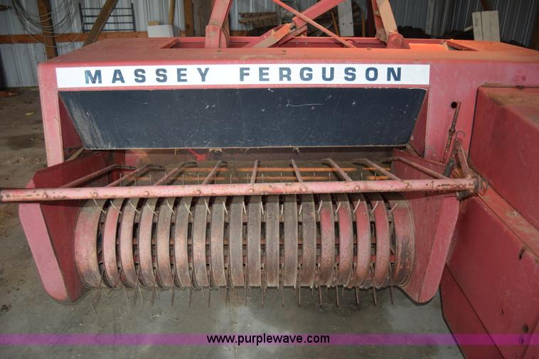 image for item CA9811 Massey-Ferguson 124 small square baler