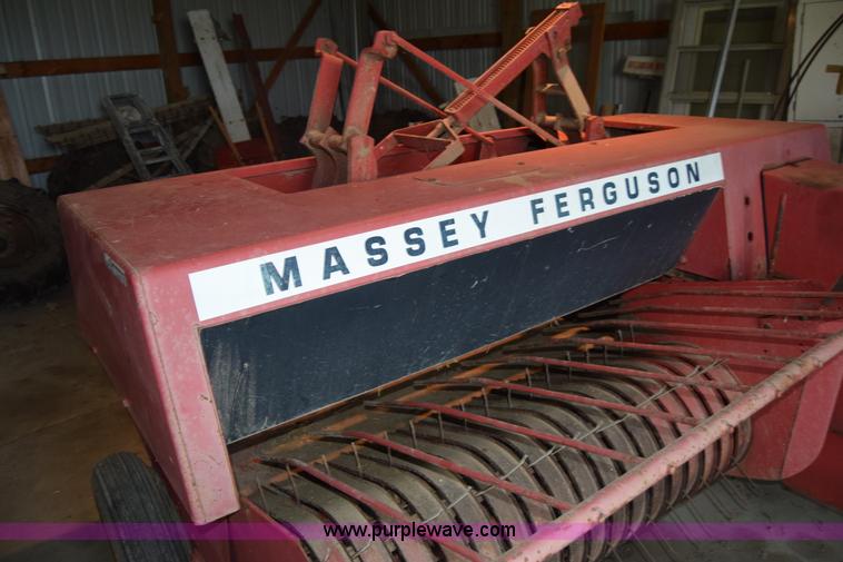 image for item CA9811 Massey-Ferguson 124 small square baler