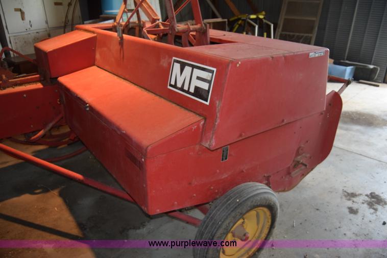 image for item CA9811 Massey-Ferguson 124 small square baler