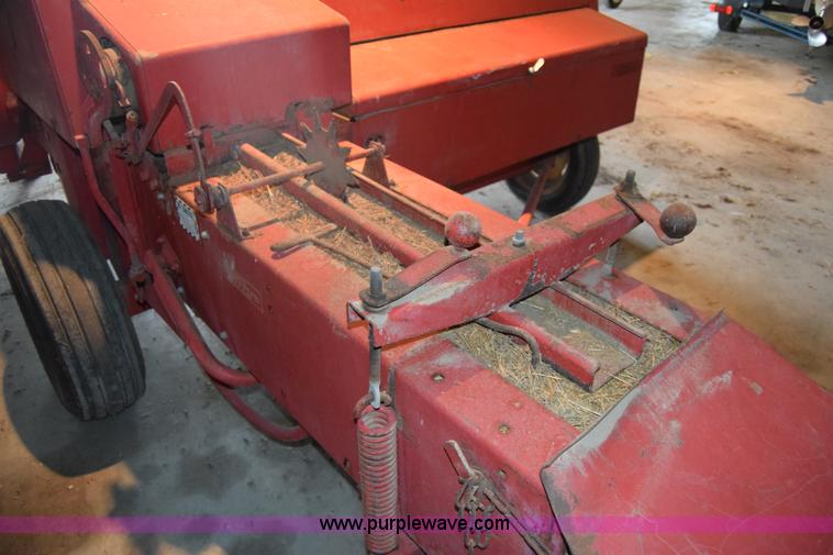 image for item CA9811 Massey-Ferguson 124 small square baler
