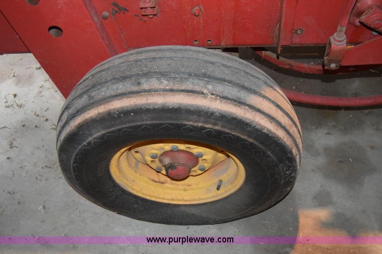 image for item CA9811 Massey-Ferguson 124 small square baler