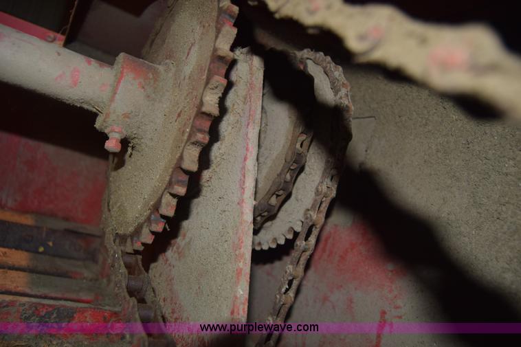 image for item CA9811 Massey-Ferguson 124 small square baler