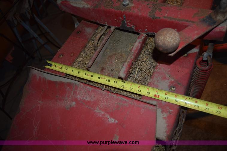 image for item CA9811 Massey-Ferguson 124 small square baler