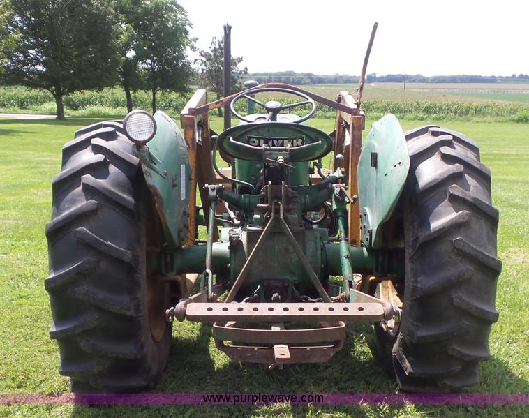 image for item CC9503 1964 Oliver 550 tractor