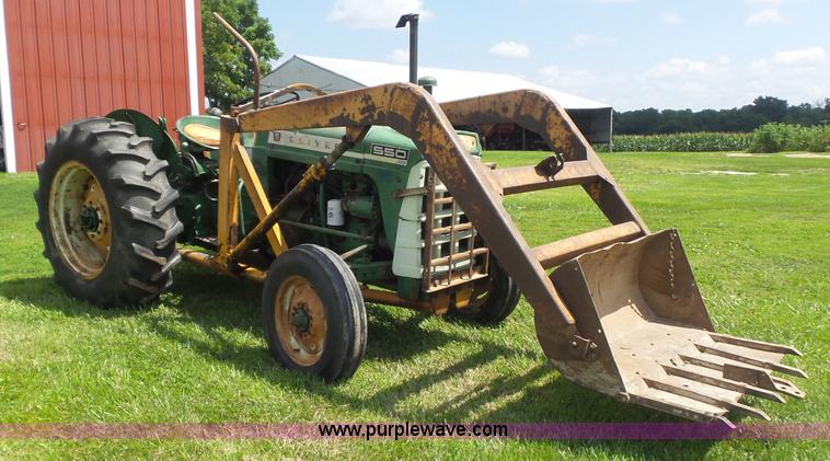 image for item CC9503 1964 Oliver 550 tractor