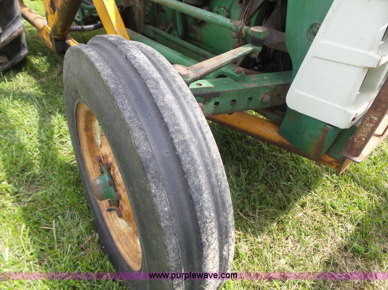 image for item CC9503 1964 Oliver 550 tractor