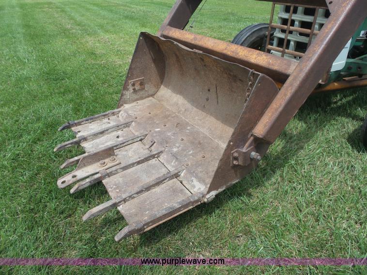 image for item CC9503 1964 Oliver 550 tractor