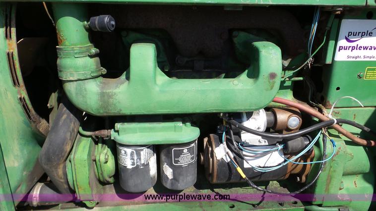 image for item DA8766 John Deere 3020 tractor