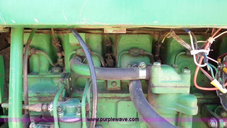 image for item DA8766 John Deere 3020 tractor