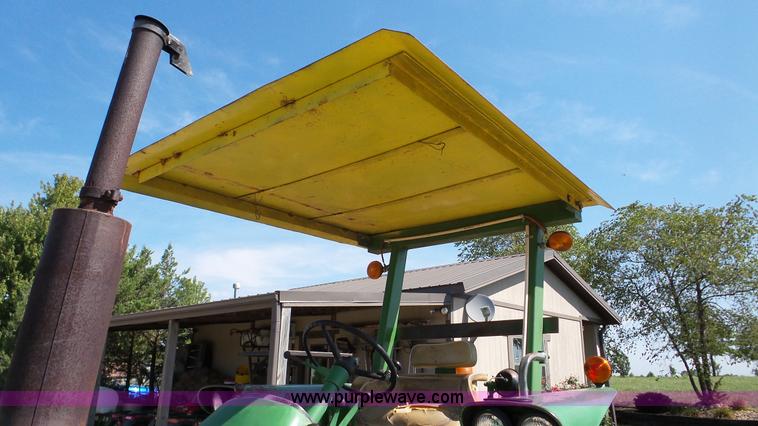 image for item DA8766 John Deere 3020 tractor