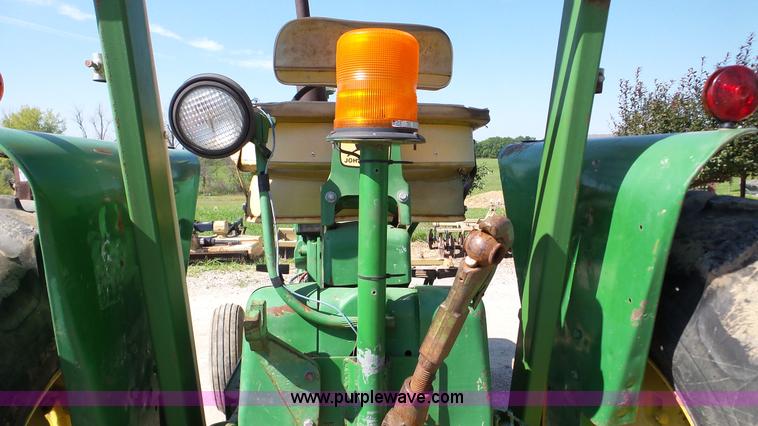 image for item DA8766 John Deere 3020 tractor