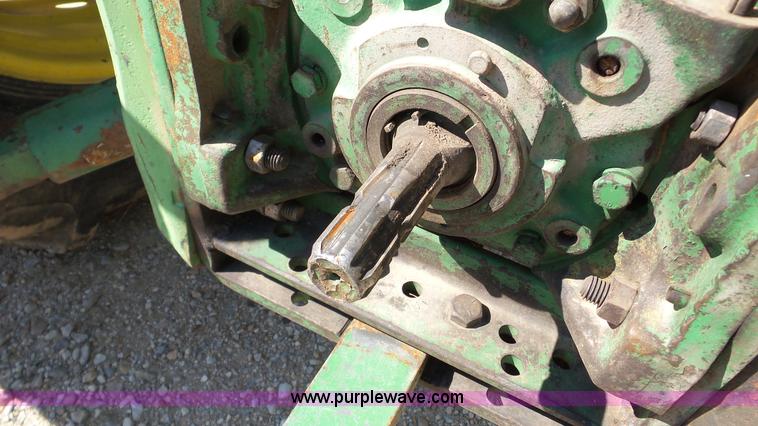 image for item DA8766 John Deere 3020 tractor