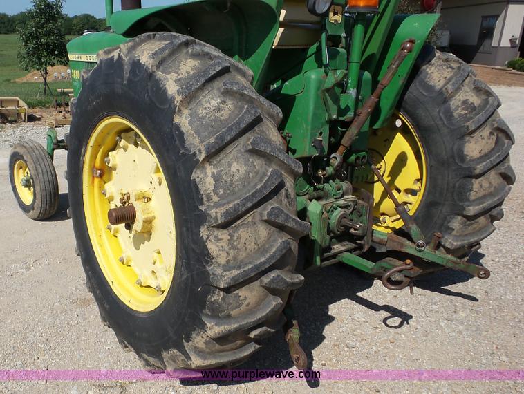 image for item DA8766 John Deere 3020 tractor