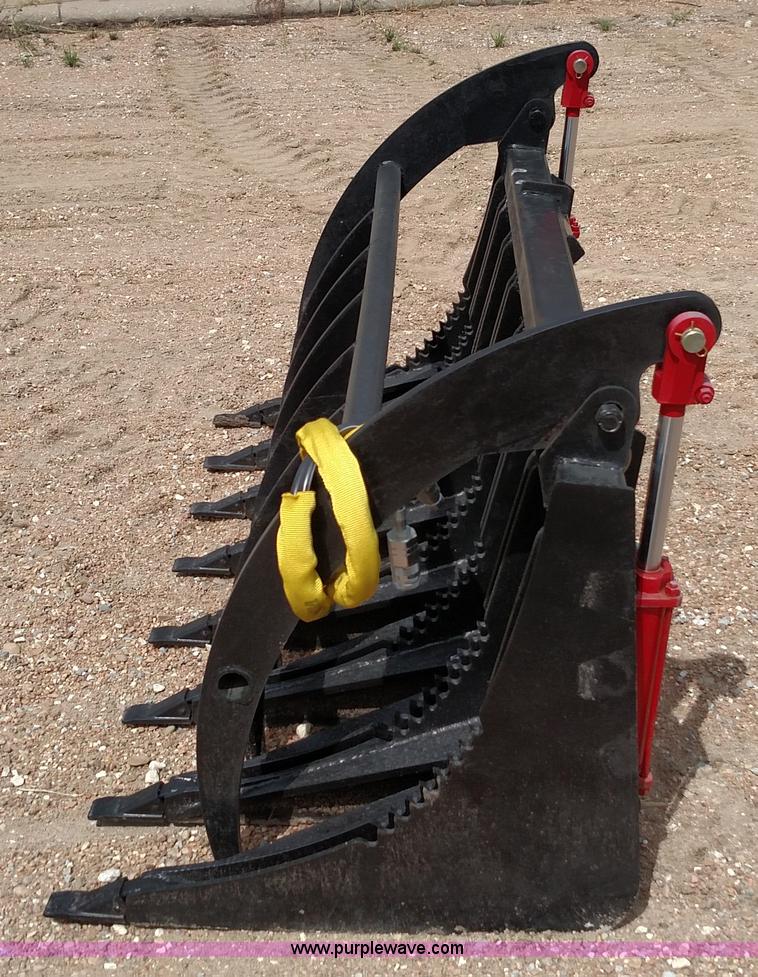 66" Eseries root rake grapple in Newton, KS Item F1769 sold Purple