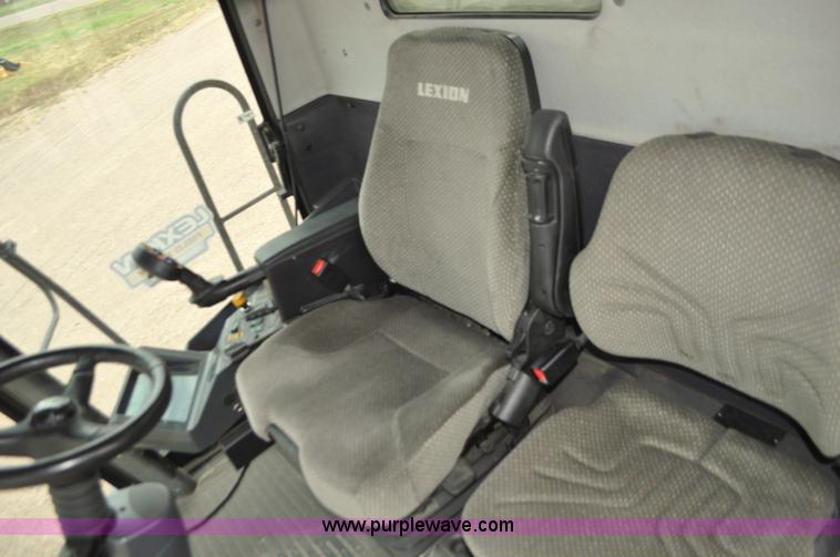 image for item G7472 2006 Lexion 580R combine