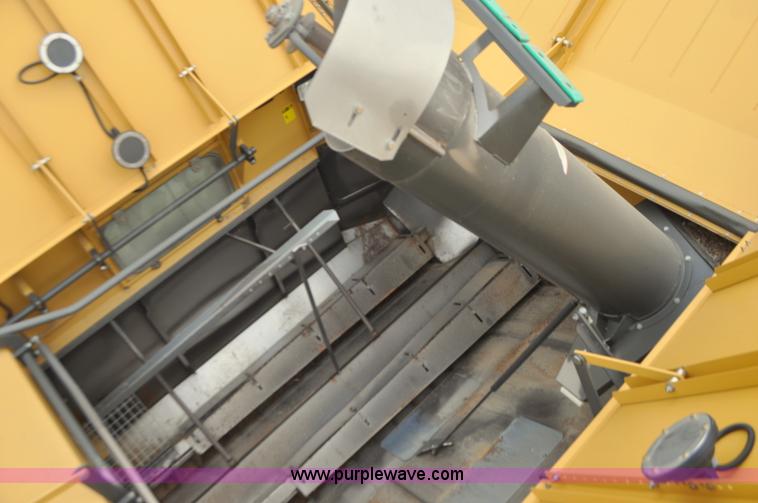 image for item G7472 2006 Lexion 580R combine