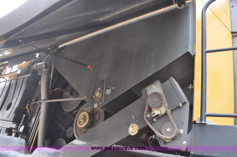 image for item G7472 2006 Lexion 580R combine