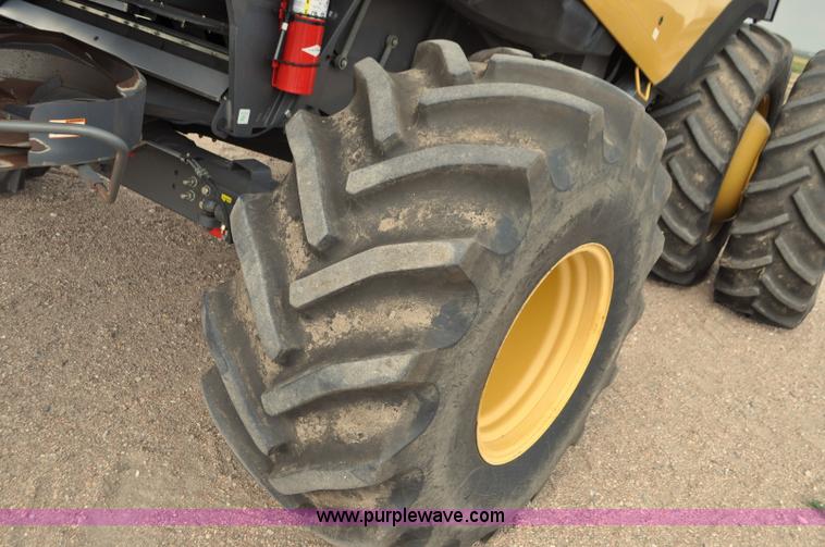 image for item G7472 2006 Lexion 580R combine