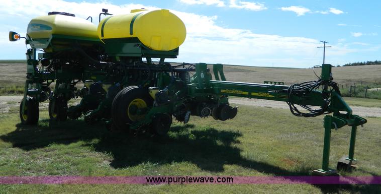 image for item J5110 2008 John Deere 1770NT CCS planter