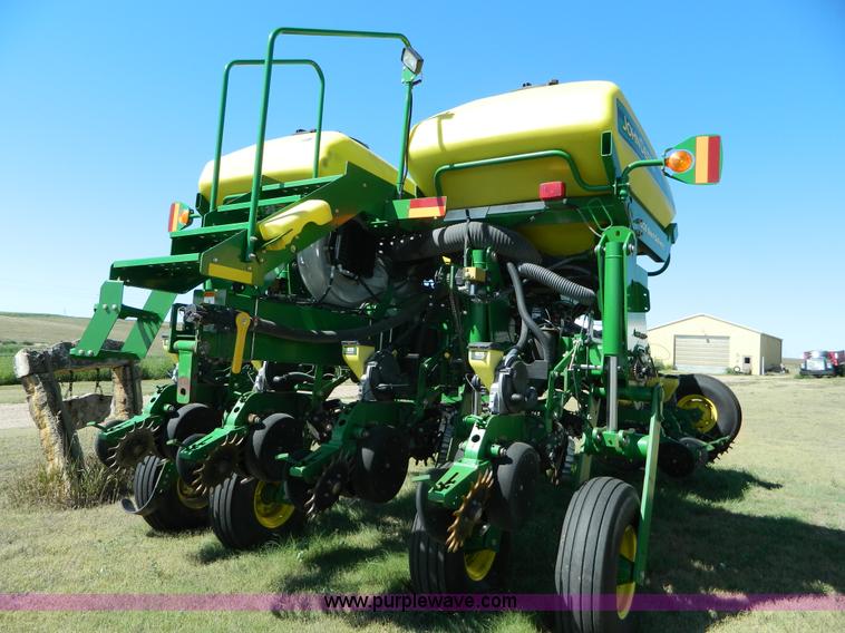 image for item J5110 2008 John Deere 1770NT CCS planter