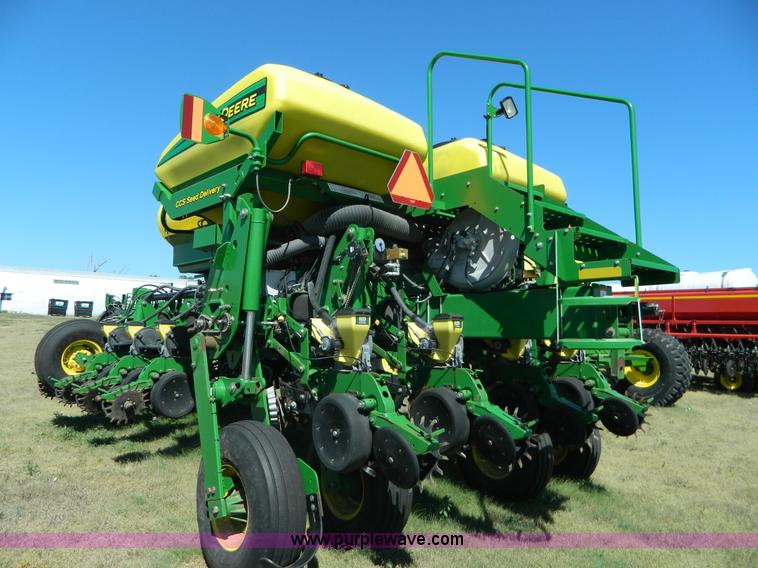 image for item J5110 2008 John Deere 1770NT CCS planter