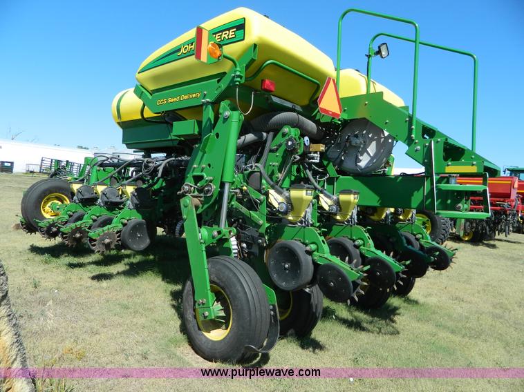 image for item J5110 2008 John Deere 1770NT CCS planter