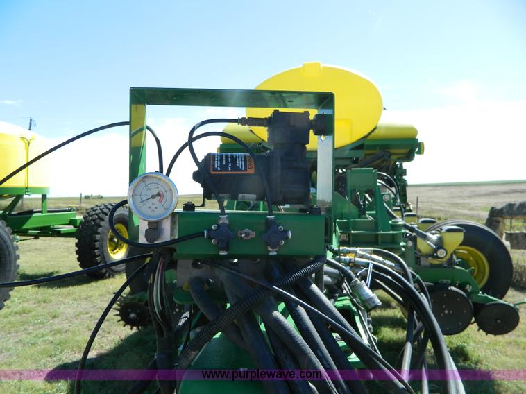 image for item J5110 2008 John Deere 1770NT CCS planter