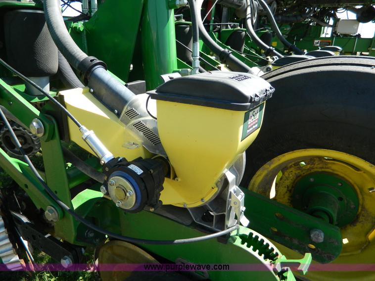 image for item J5110 2008 John Deere 1770NT CCS planter
