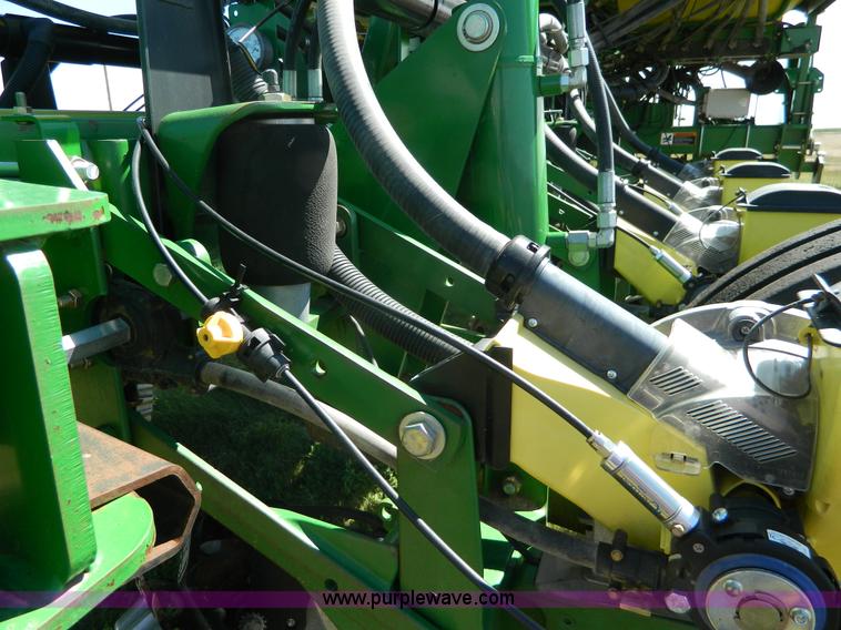 image for item J5110 2008 John Deere 1770NT CCS planter