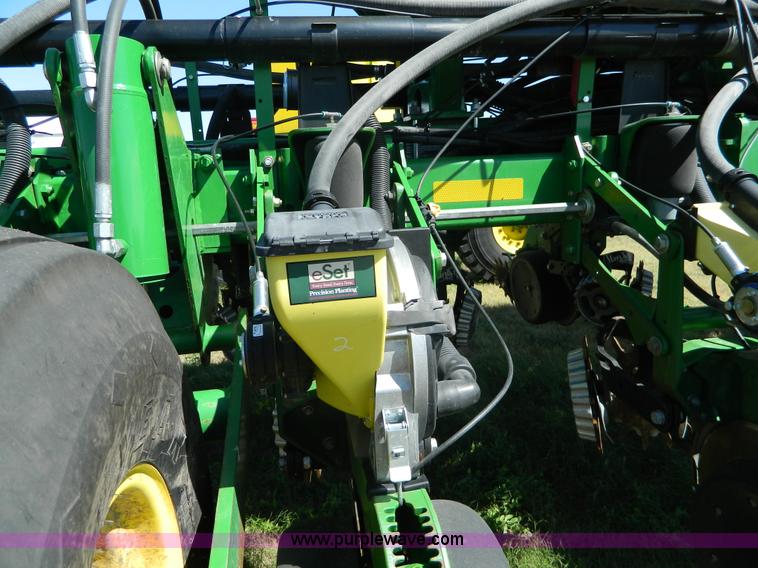 image for item J5110 2008 John Deere 1770NT CCS planter