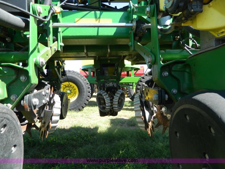 image for item J5110 2008 John Deere 1770NT CCS planter