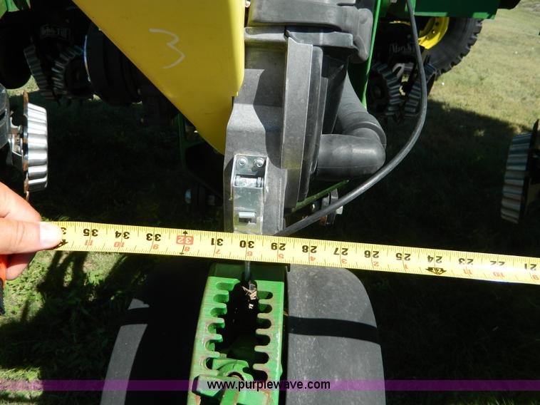 image for item J5110 2008 John Deere 1770NT CCS planter
