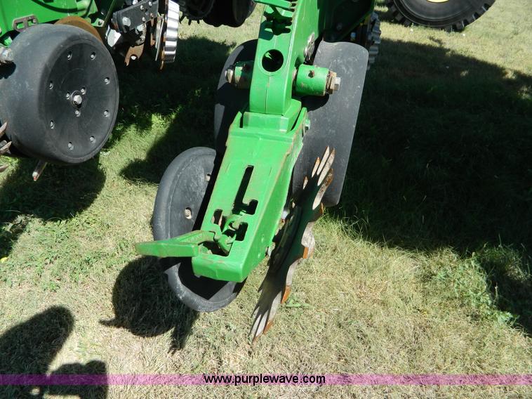 image for item J5110 2008 John Deere 1770NT CCS planter