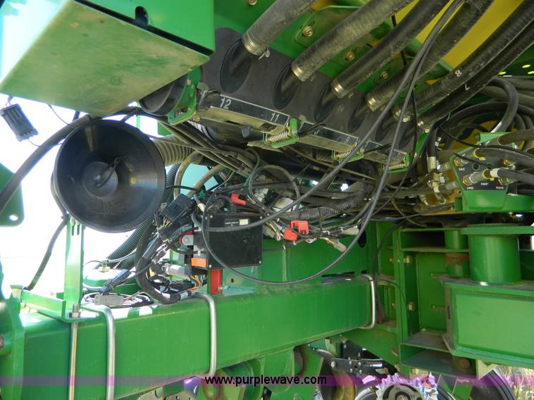 image for item J5110 2008 John Deere 1770NT CCS planter