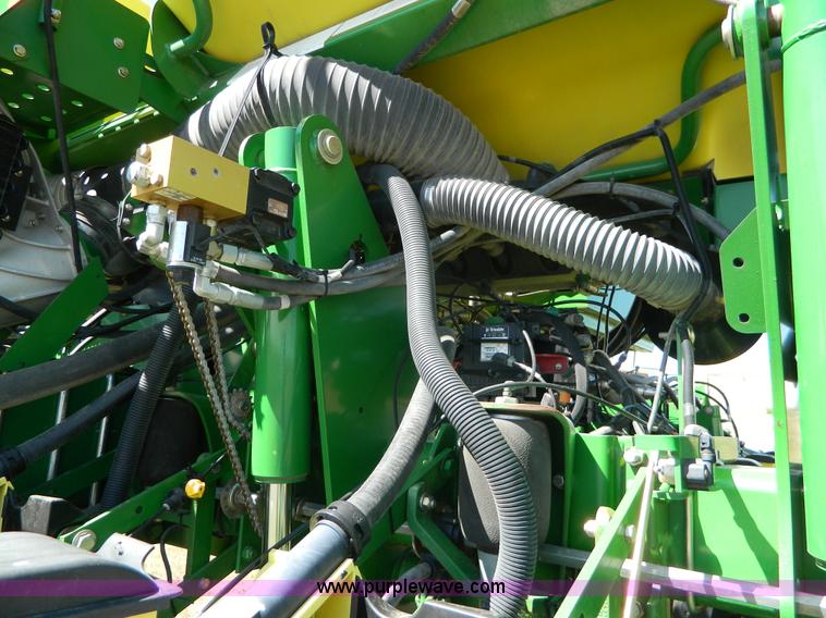 image for item J5110 2008 John Deere 1770NT CCS planter