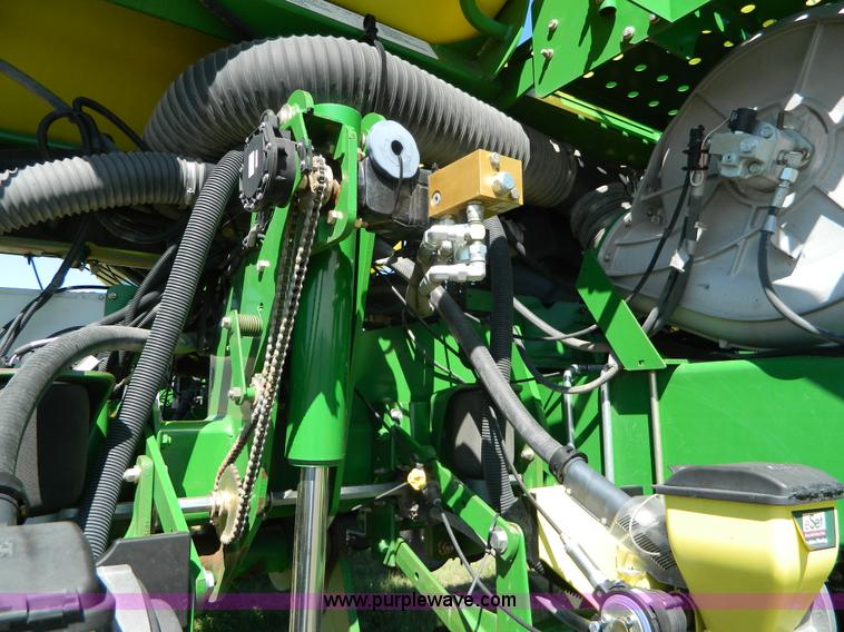 image for item J5110 2008 John Deere 1770NT CCS planter