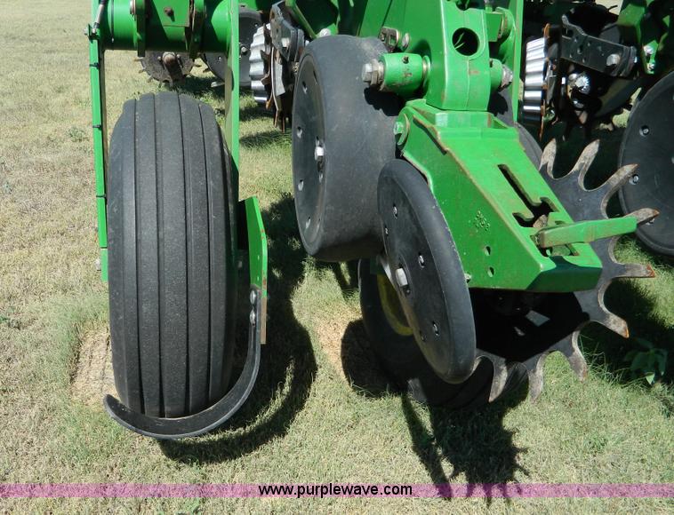 image for item J5110 2008 John Deere 1770NT CCS planter